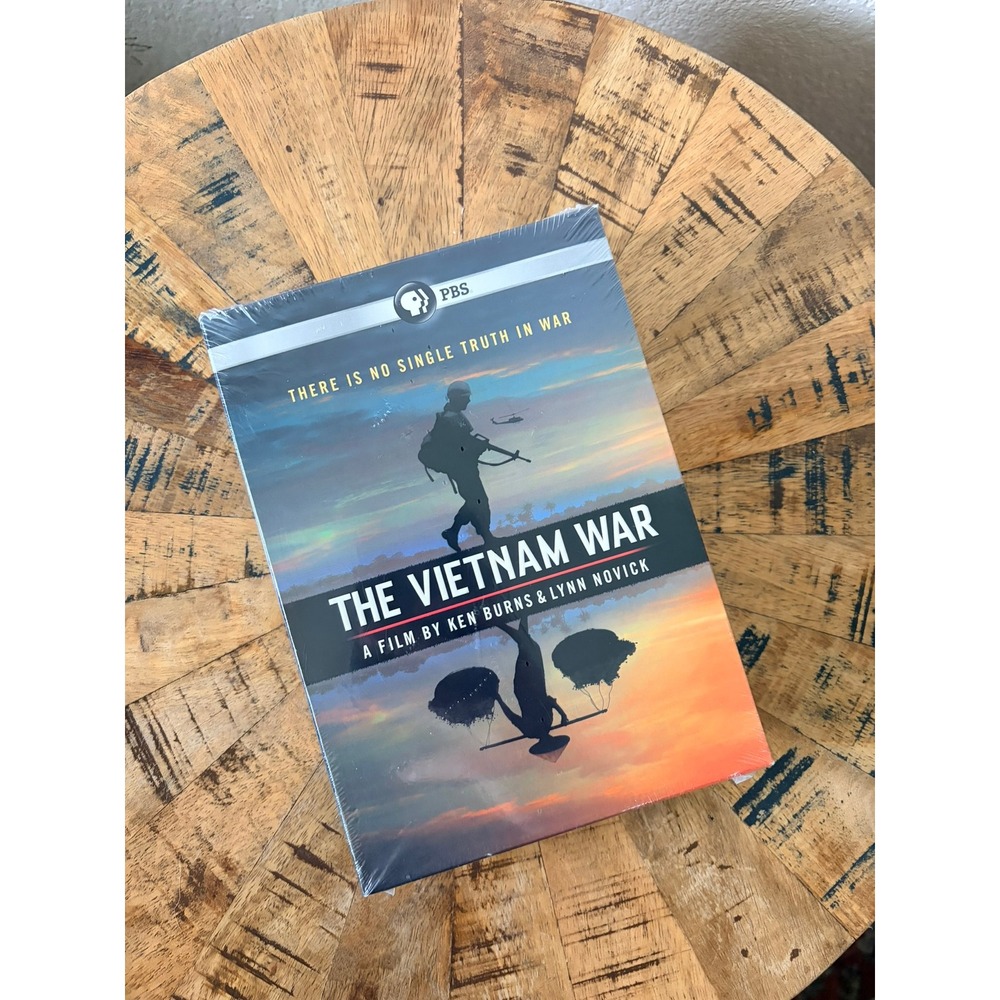 The Vietnam War A Film by Ken Burns & Lynn Novick PBS 10-Disc  Box NEW